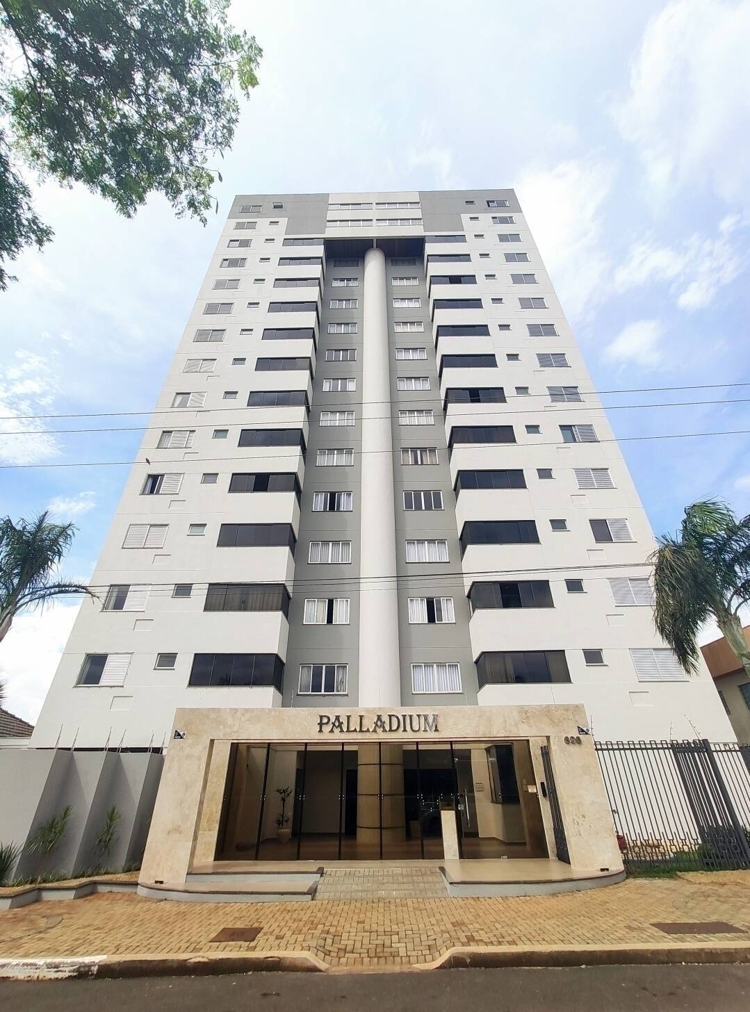 #104 - Apartamento para Venda em Arapongas - PR