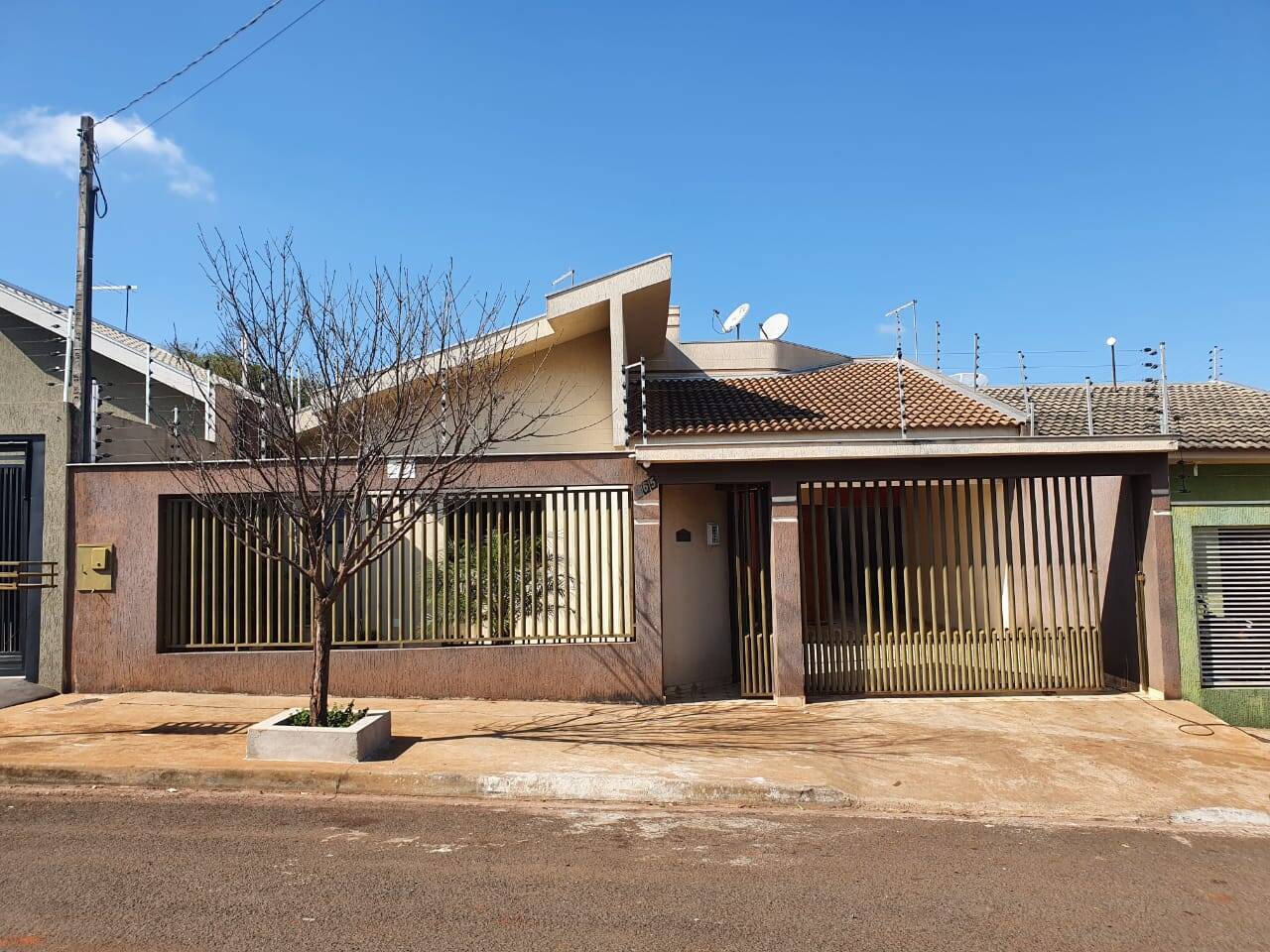 #302 - Casa para Venda em Arapongas - PR