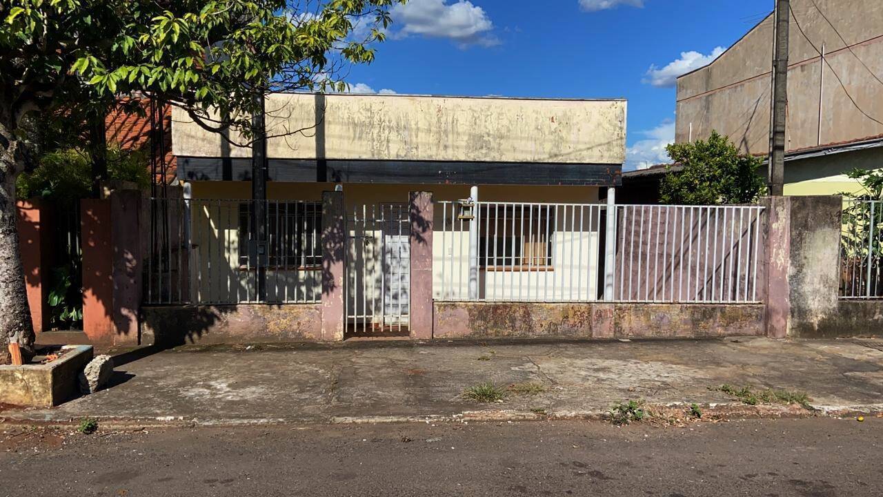 #384 - Casa para Venda em Arapongas - PR