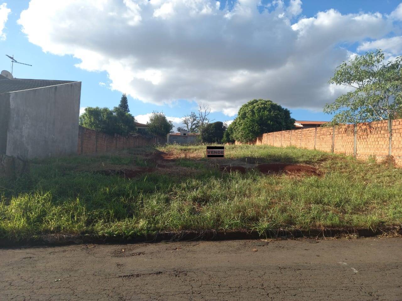 #537 - Terreno para Venda em Rolândia - PR