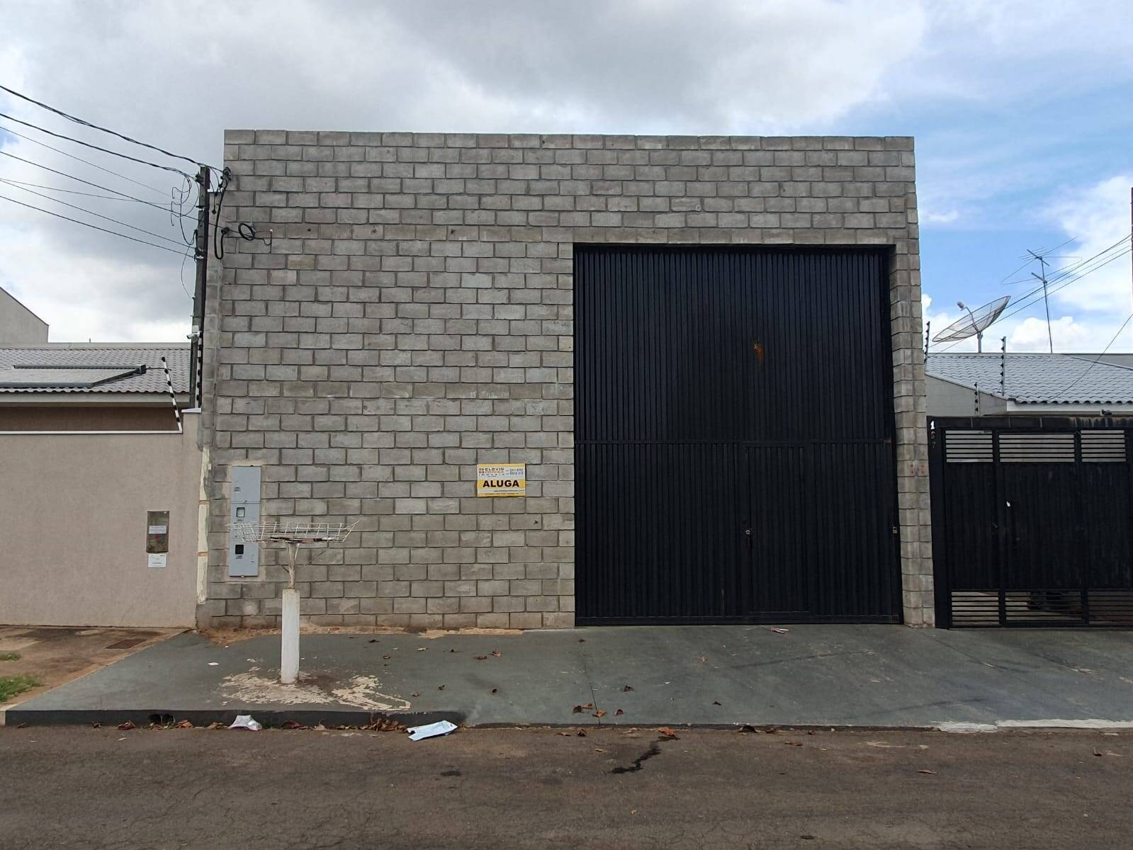 #1046 - Barracão para Locação em Arapongas - PR