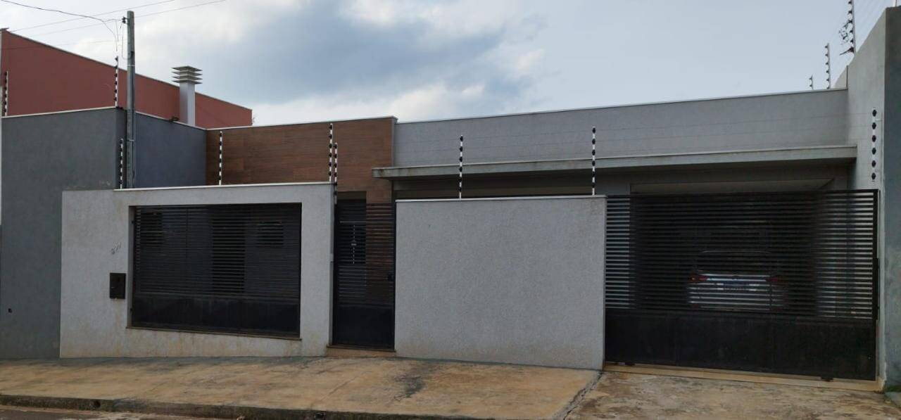 #1057 - Casa para Venda em Arapongas - PR
