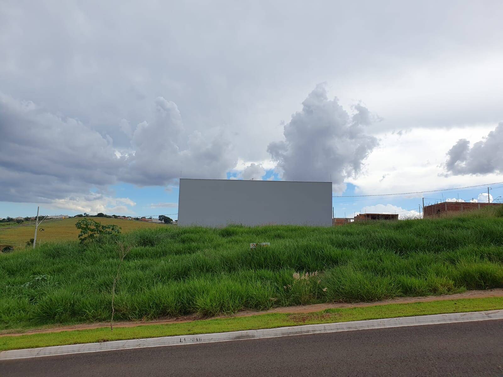 #1077 - Terreno para Venda em Arapongas - PR