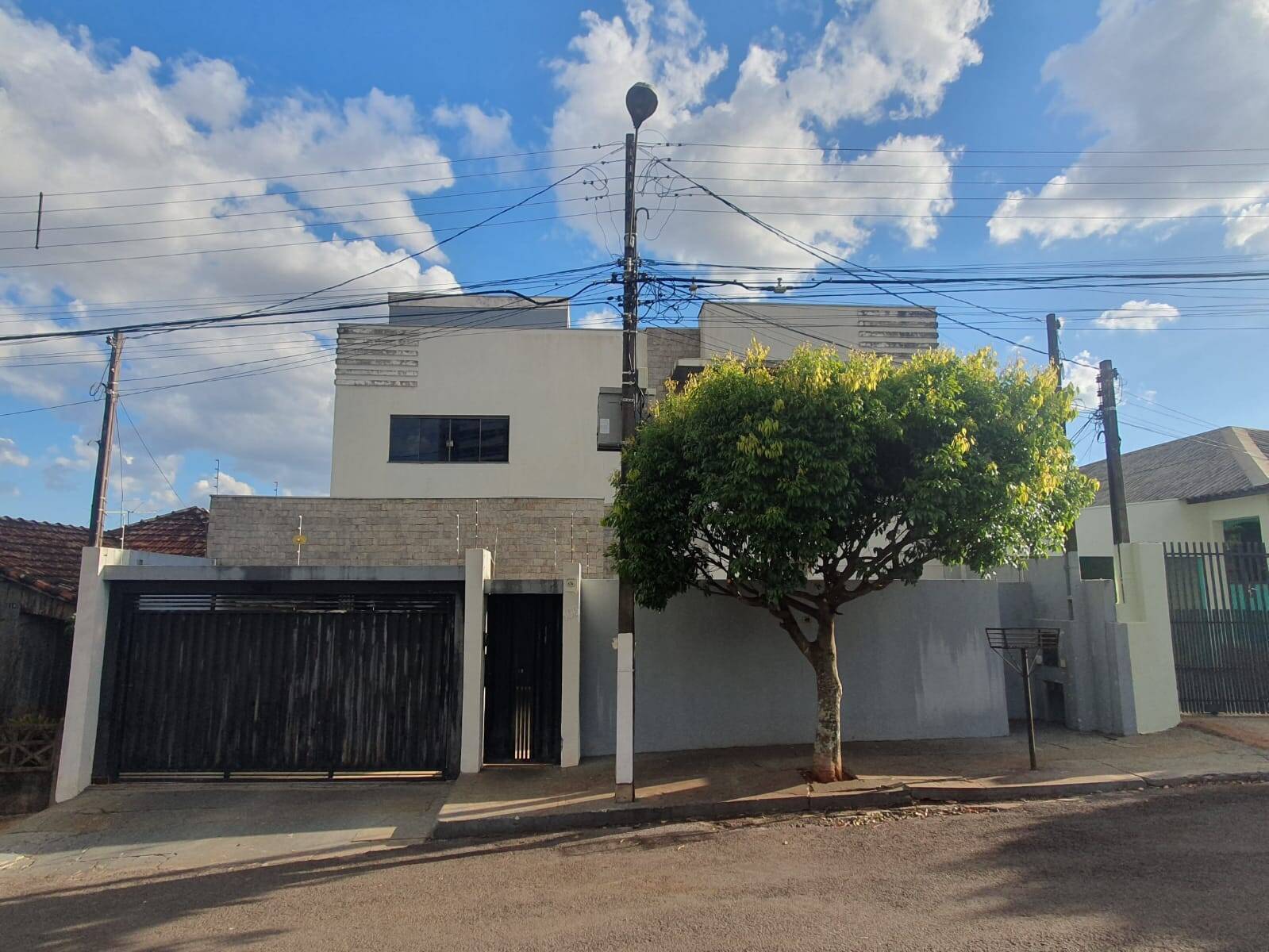 #1096 - Casa para Venda em Arapongas - PR