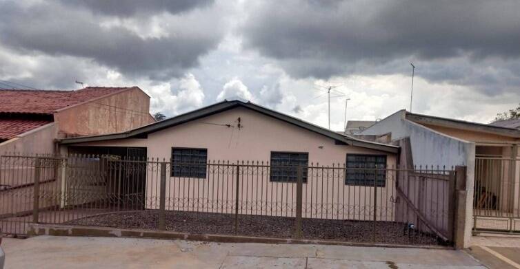 #1237 - Casa para Venda em Arapongas - PR
