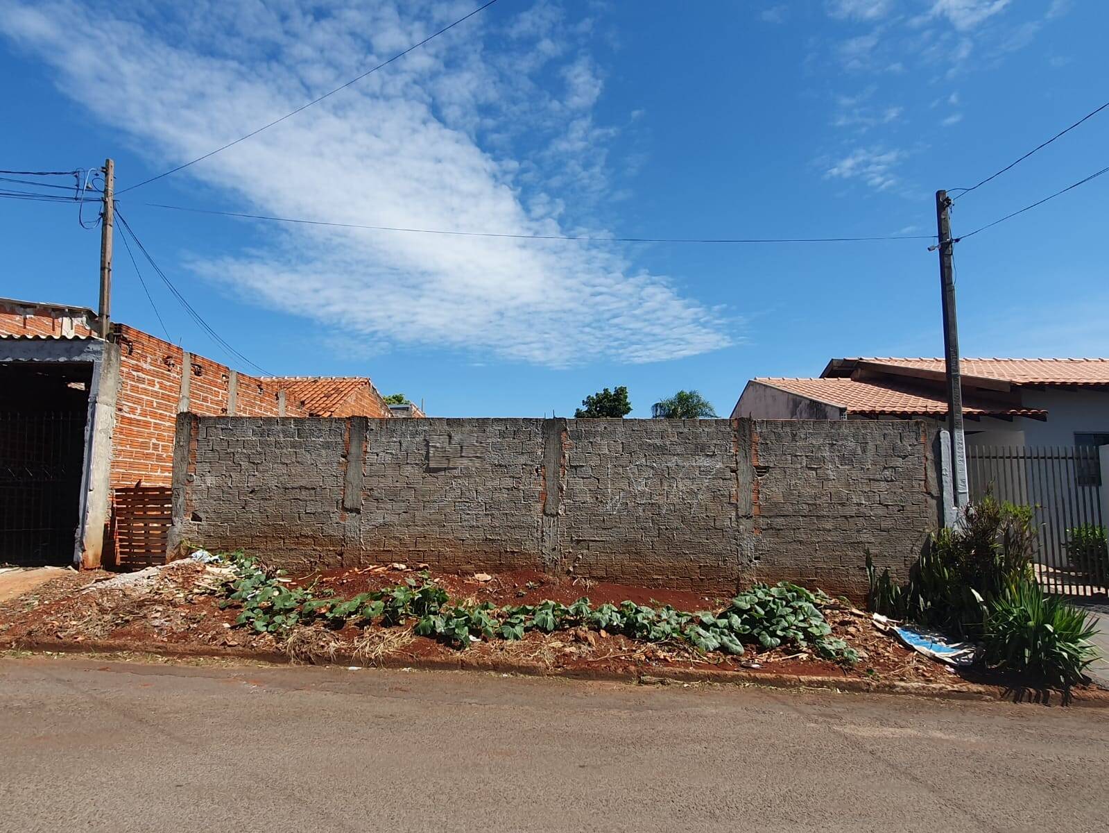 #710 - Terreno para Venda em Arapongas - PR