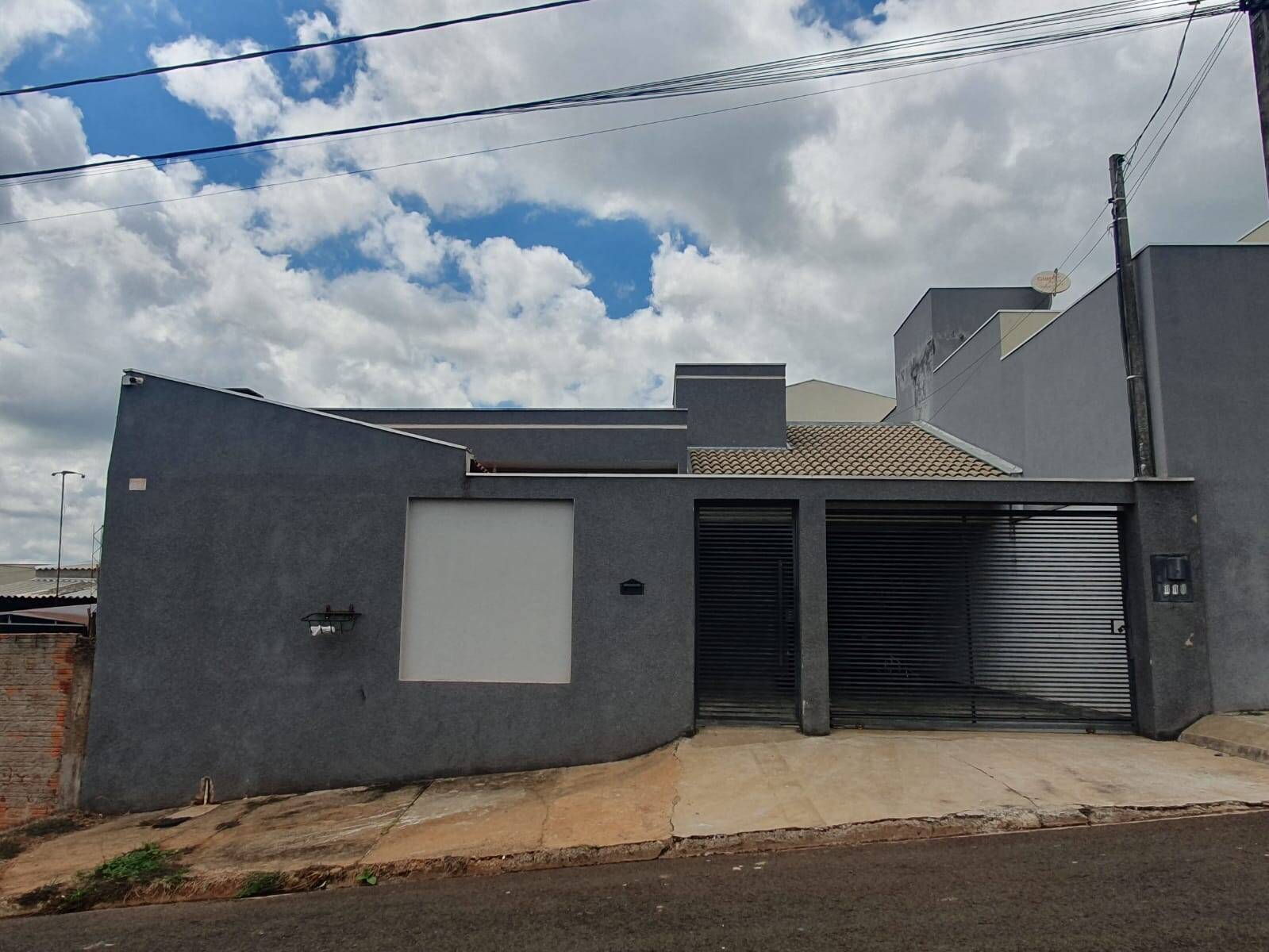 #1302 - Casa para Venda em Arapongas - PR