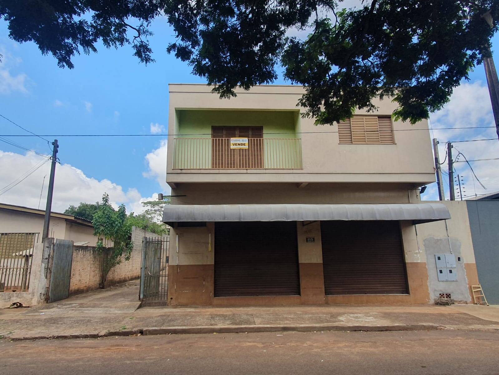 #1301 - Sobrado para Venda em Arapongas - PR