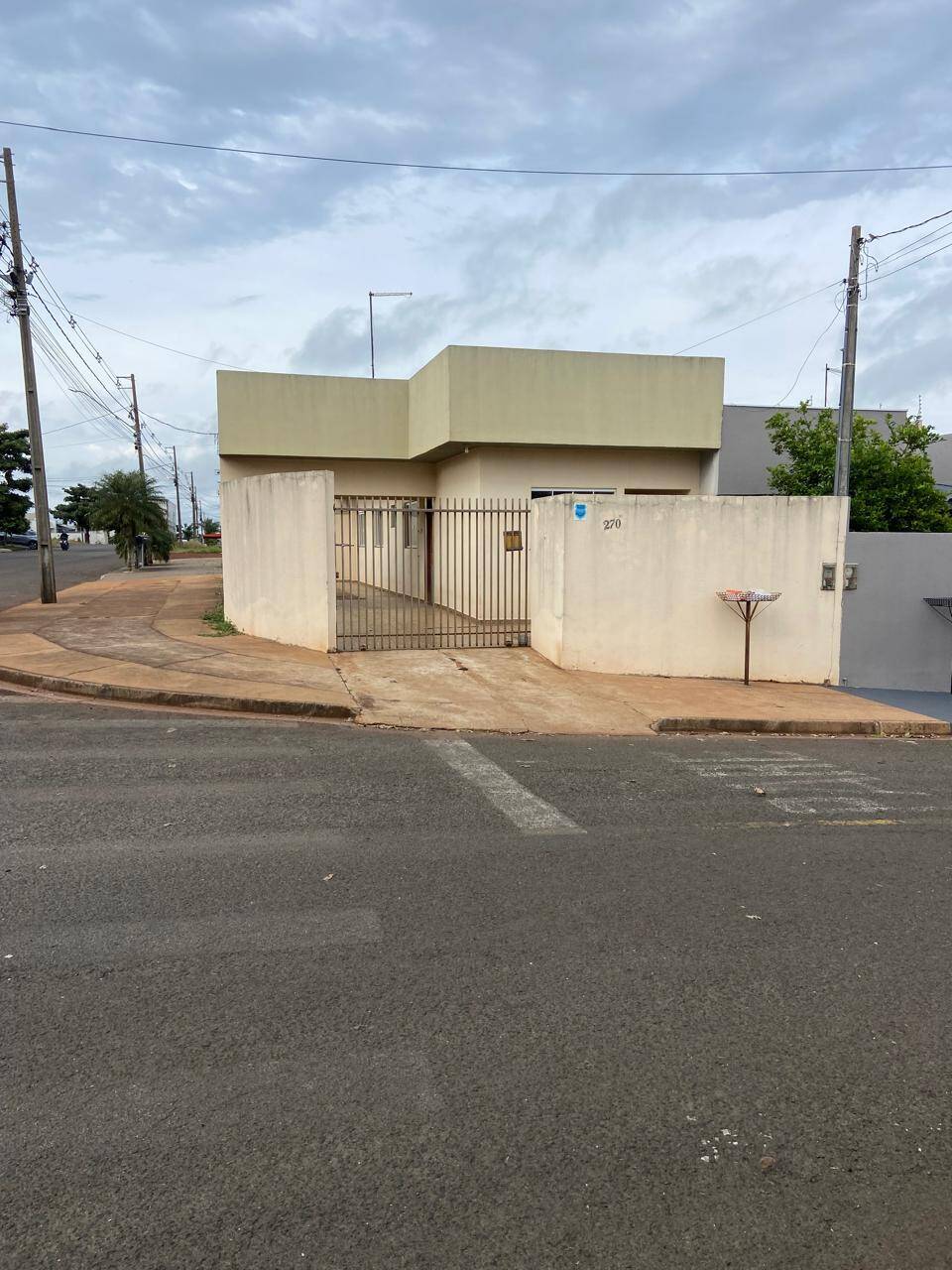 #1398 - Casa para Locação em Arapongas - PR