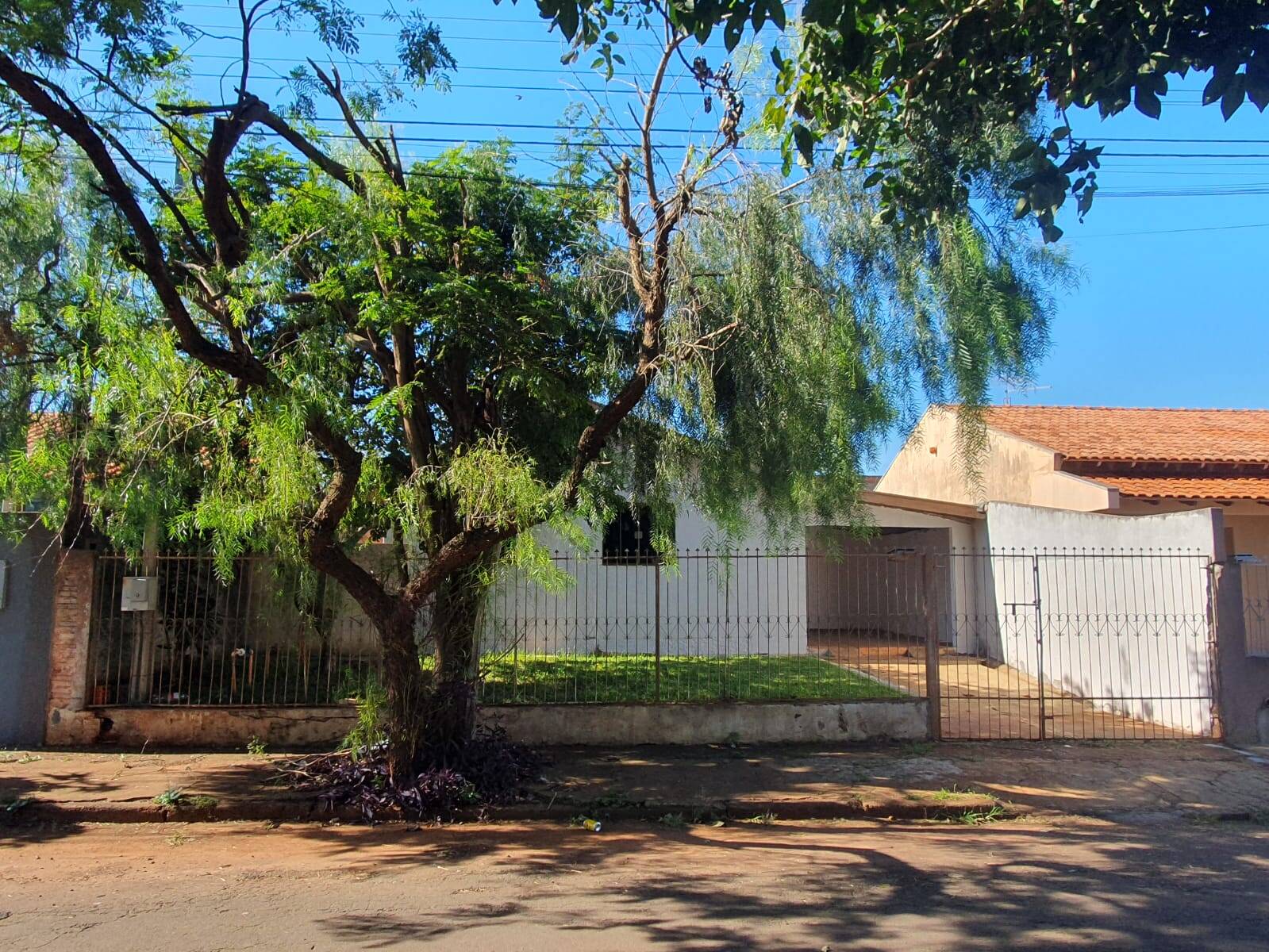 #1498 - Casa para Venda em Arapongas - PR