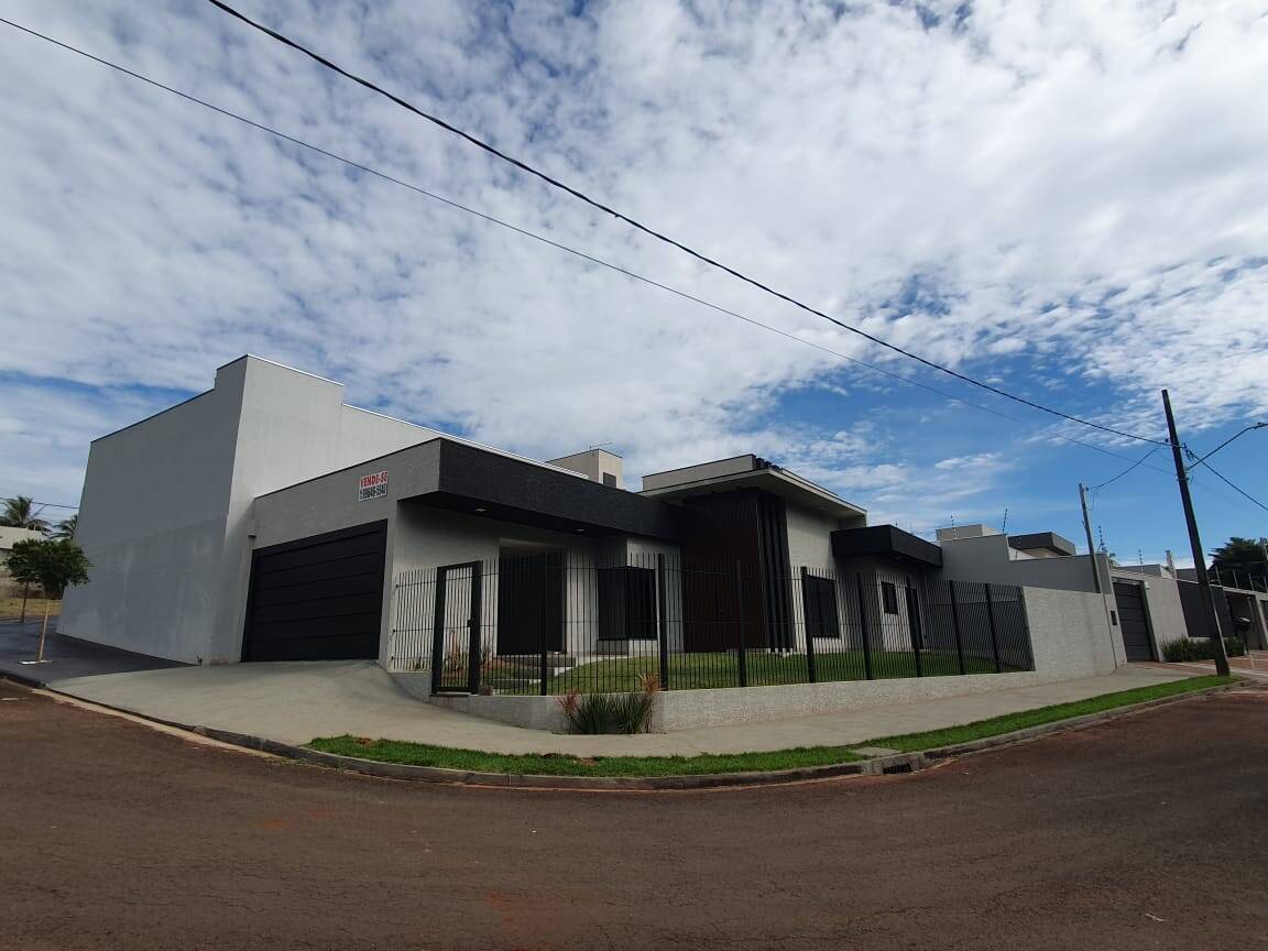 #1501 - Casa para Venda em Arapongas - PR