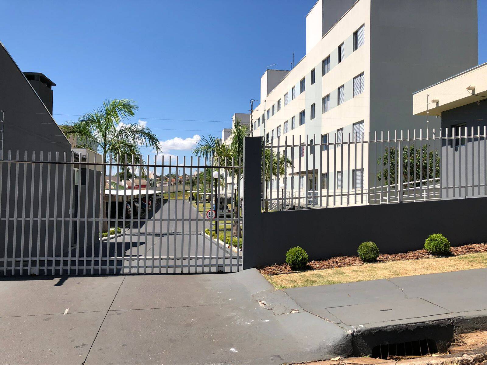 #1541 - Apartamento para Venda em Arapongas - PR