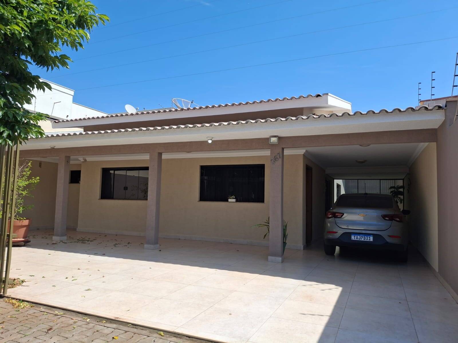 #1592 - Casa para Venda em Arapongas - PR