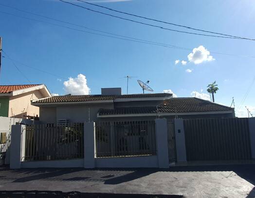 #1610 - Casa para Venda em Arapongas - PR