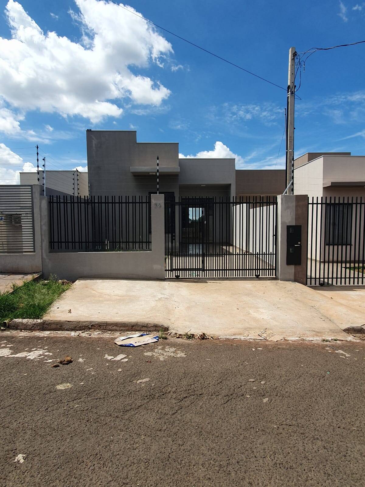 #1617 - Casa para Venda em Arapongas - PR