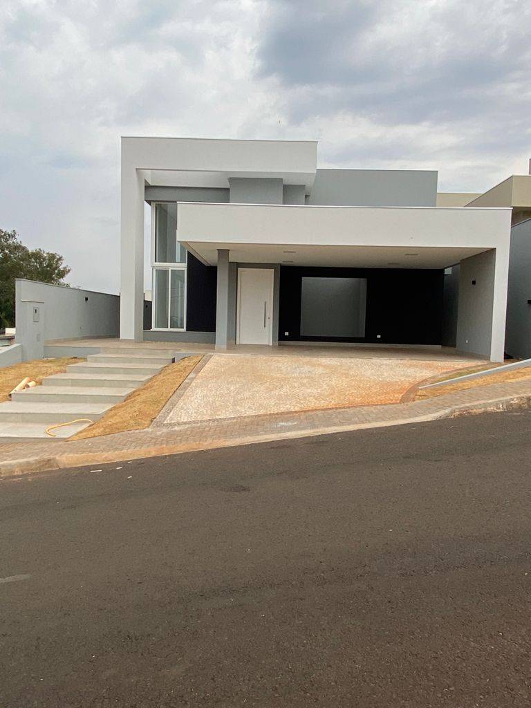 #1646 - Casa para Venda em Arapongas - PR