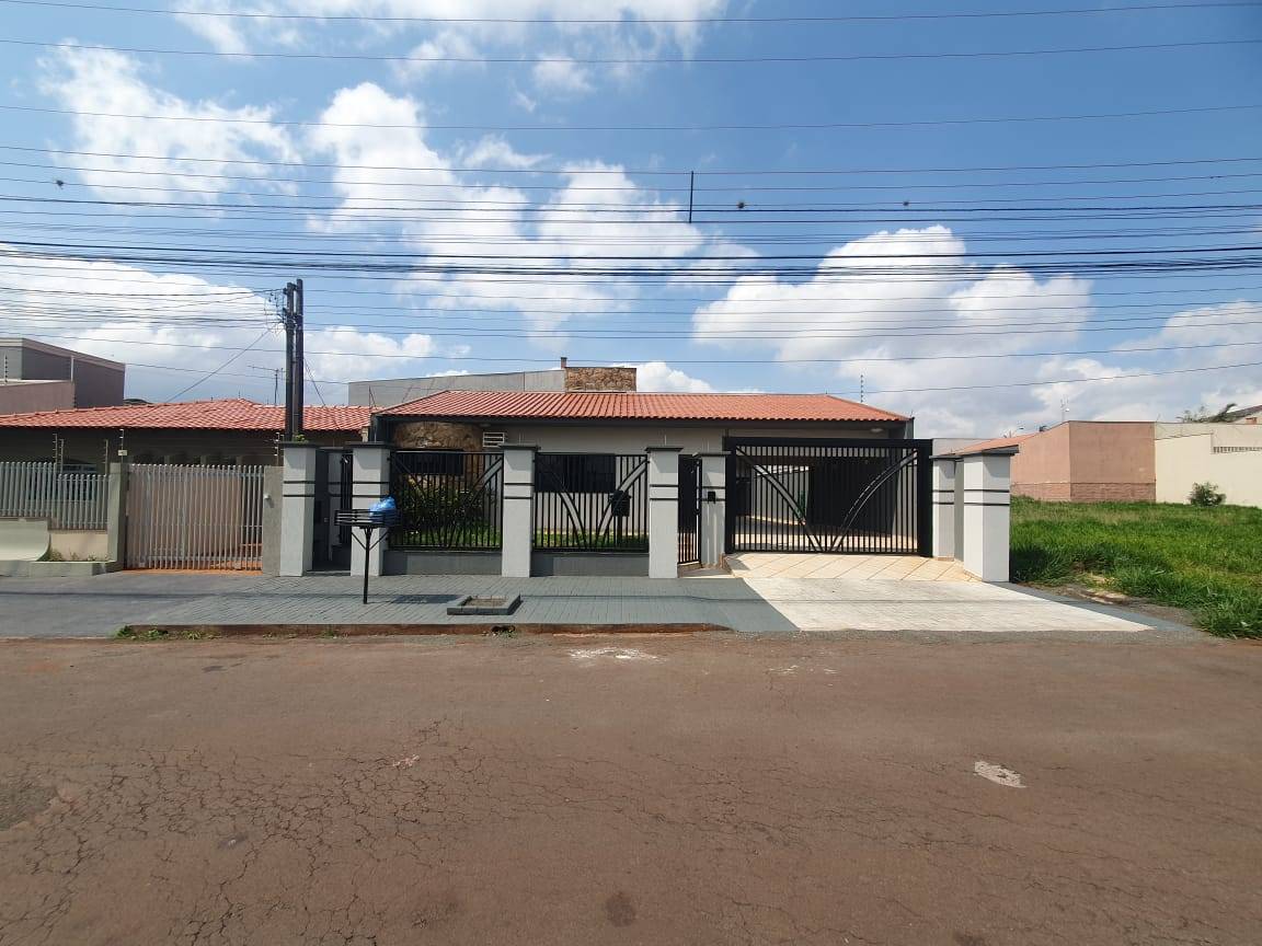 #1650 - Casa para Venda em Arapongas - PR
