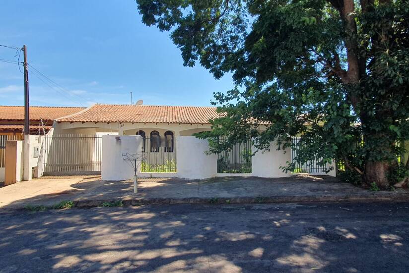 #1652 - Casa para Venda em Arapongas - PR