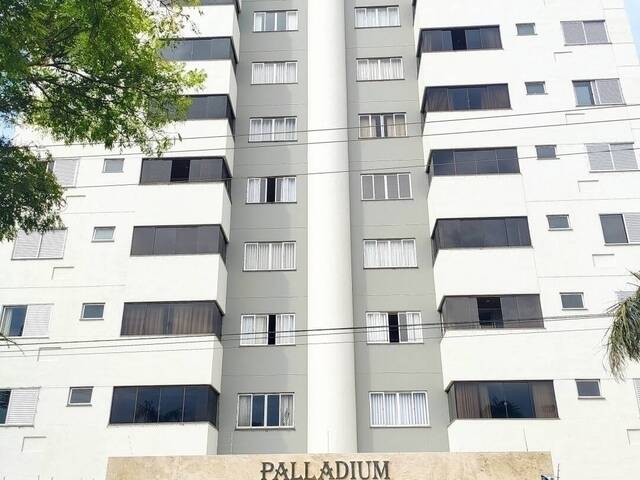 #104 - Apartamento para Venda em Arapongas - PR - 2
