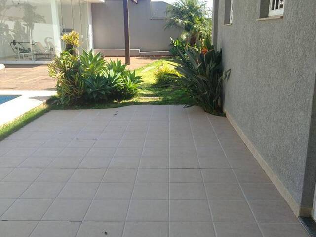 #1049 - Casa para Venda em Arapongas - PR