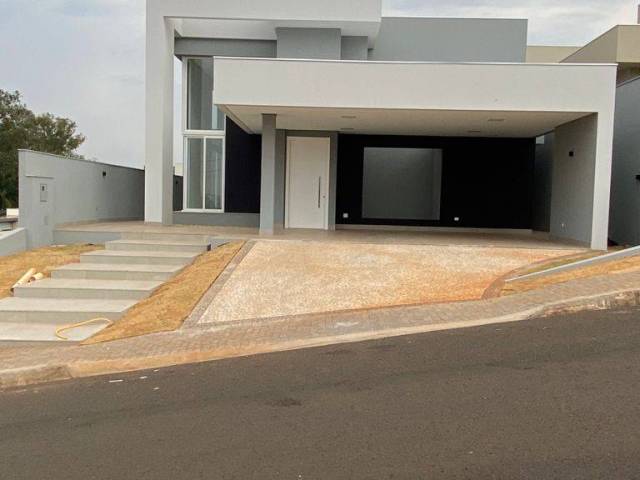 #1646 - Casa para Venda em Arapongas - PR